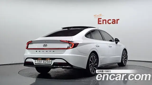 Hyundai Sonata 2019 — Фото 2/20