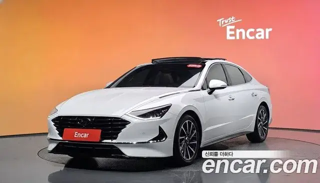 Hyundai Sonata 2019 — Фото 1/20
