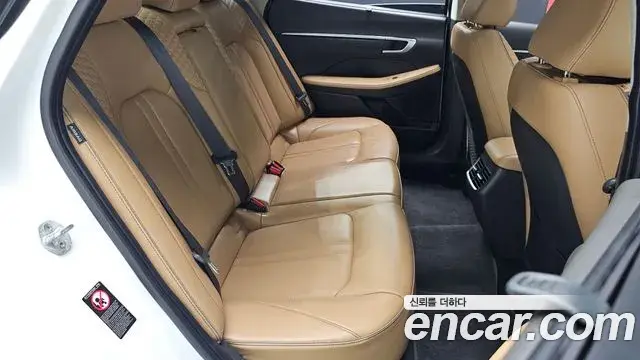 Hyundai Sonata Hybrid 2019 — Photo 26/30