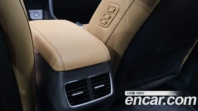 Hyundai Sonata Hybrid 2019 — Photo 24/30