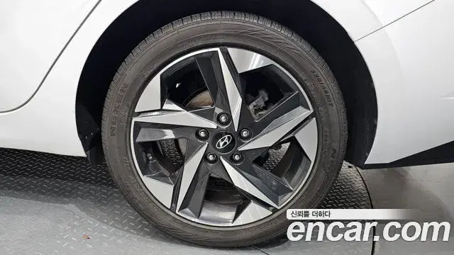 Hyundai The New Avante Hybrid 2022 — Şəkil 12/33