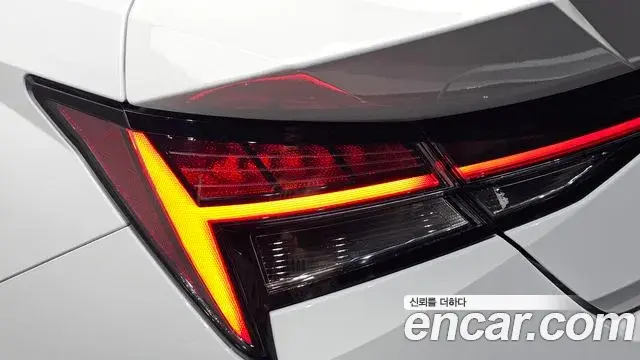 Hyundai The New Avante Hybrid 2022 — Şəkil 15/33