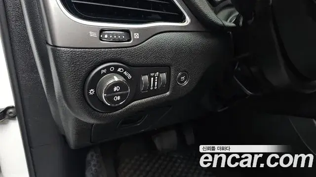 Jeep Cherokee 2021 — ფოტო 5/35