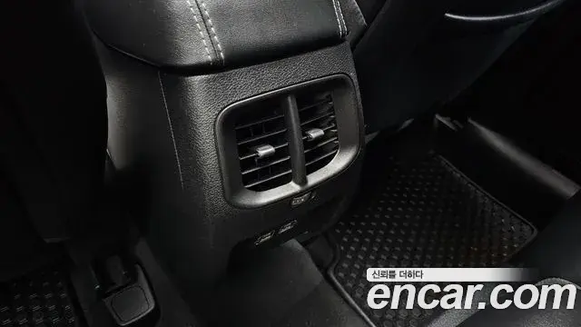 Jeep Cherokee 2021 — ფოტო 33/35