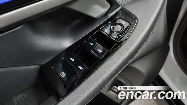 BMW 5 Series 2025 — ფოტო 21/35