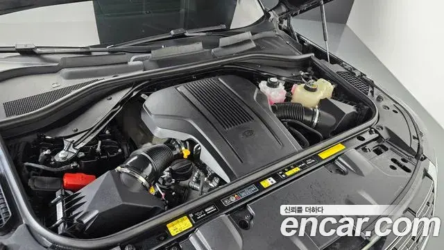 Land Rover Range Rover 2025 — Photo 24/41