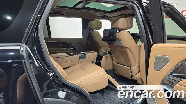 Land Rover Range Rover 2025 — Photo 32/41
