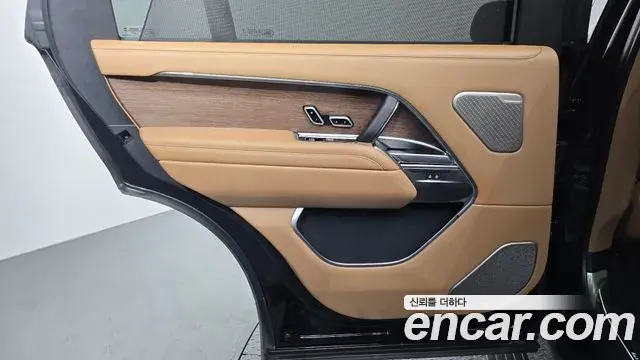 Land Rover Range Rover 2025 — Photo 22/41