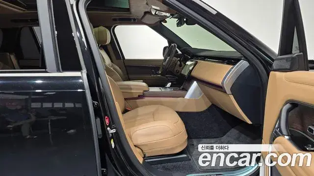 Land Rover Range Rover 2025 — Photo 36/41