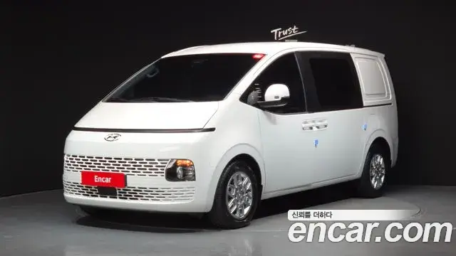 Hyundai Staria 2023 — Фото 1/20