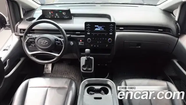 Hyundai Staria 2023 — Фото 7/20