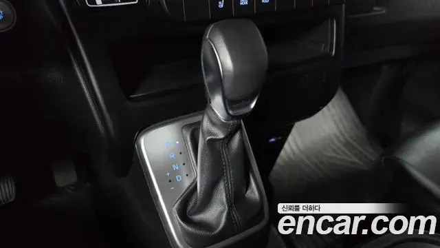 Hyundai Staria 2023 — Фото 9/20