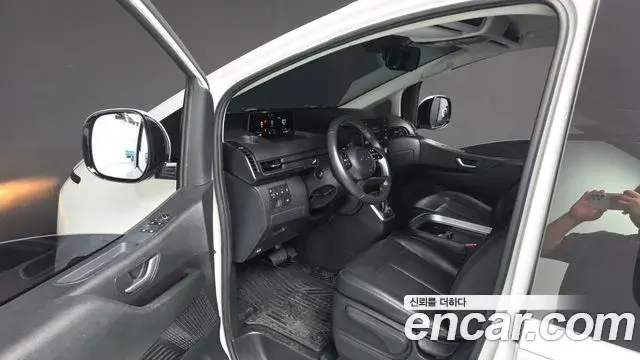 Hyundai Staria 2023 — Фото 10/20