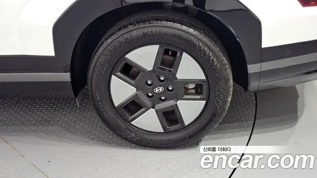 Hyundai Santa Fe 2024 — Photo 28/33