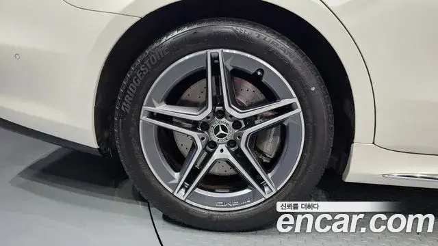 Mercedes-Benz S-Class 2022 — ფოტო 24/32