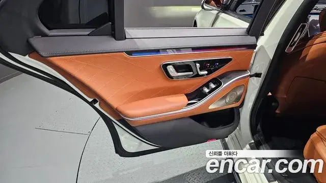Mercedes-Benz S-Class 2022 — ფოტო 29/32