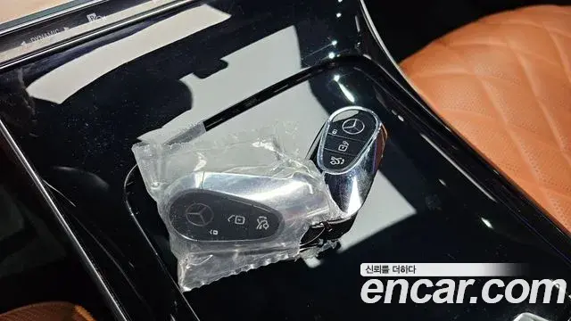 Mercedes-Benz S-Class 2022 — ფოტო 27/32