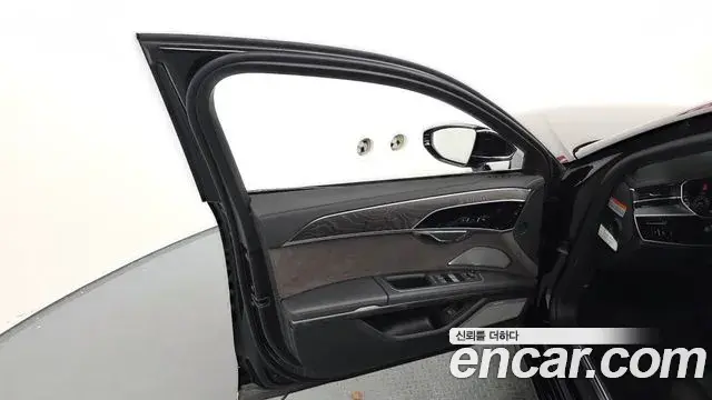 Audi A8 2023 — ფოტო 21/43