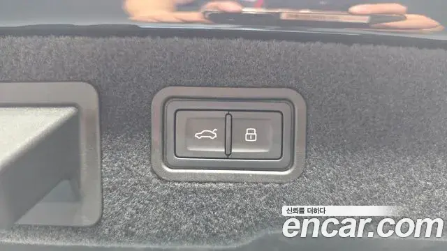 Audi A8 2023 — ფოტო 25/43