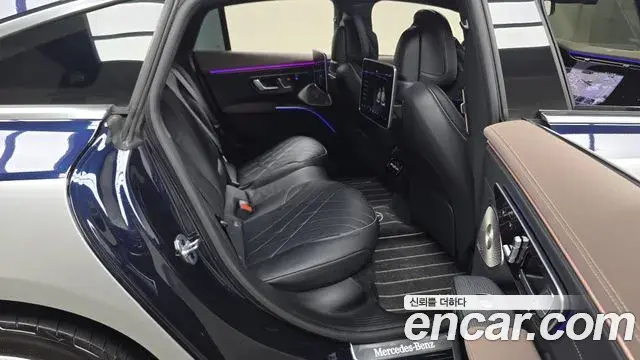 Mercedes-Benz EQS 2023 — Şəkil 17/36