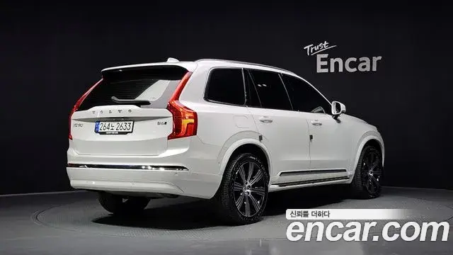 Volvo XC90 2024 — Photo 28/34