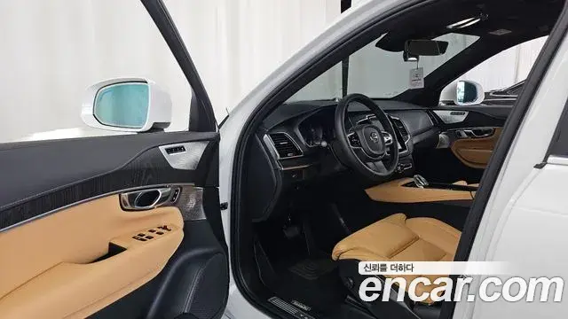 Volvo XC90 2024 — Photo 20/34