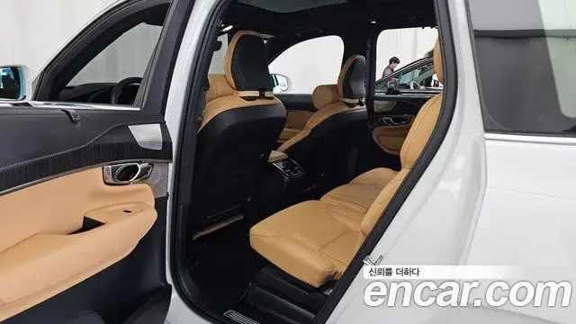 Volvo XC90 2024 — Photo 10/34