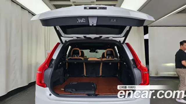 Volvo XC90 2024 — Photo 29/34