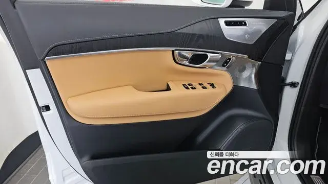 Volvo XC90 2024 — Photo 11/34