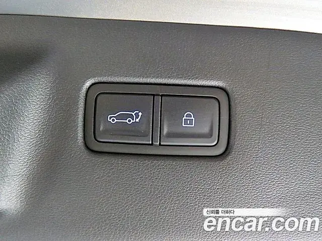 Hyundai Santa Fe 2025 — Фото 18/20