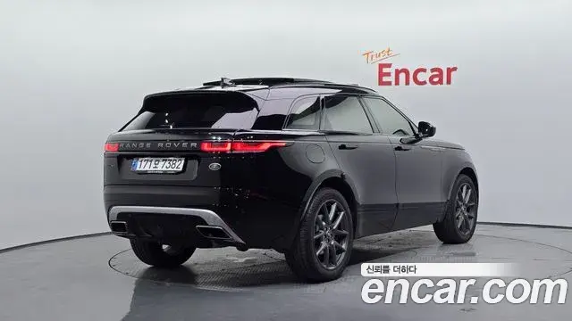 Land Rover Range Rover Velar 2023 — ფოტო 2/38