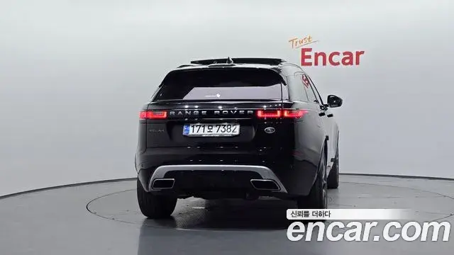 Land Rover Range Rover Velar 2023 — ფოტო 36/38