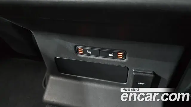 Land Rover Range Rover Velar 2023 — ფოტო 3/38