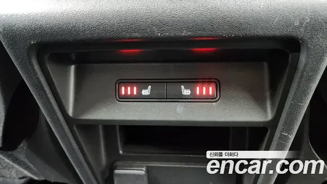 Land Rover Discovery Sport 2018 — ფოტო 21/37