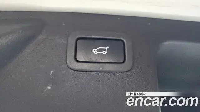 Land Rover Discovery Sport 2018 — ფოტო 8/37