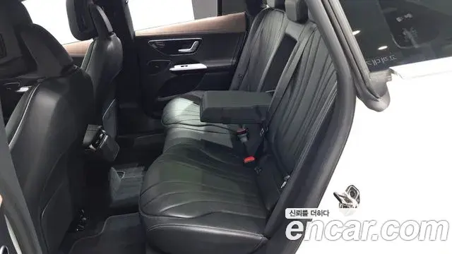 Mercedes-Benz EQE 2023 — Şəkil 23/33