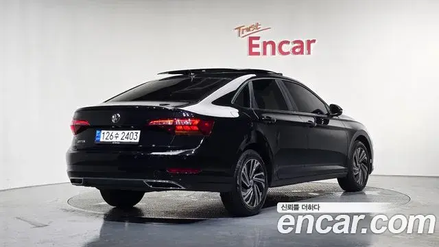 Volkswagen Jetta 2021 — Фото 2/20