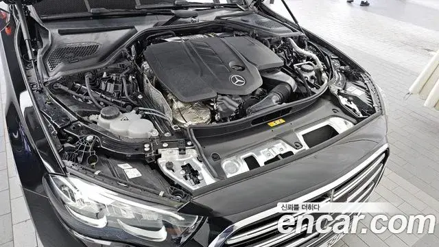 Mercedes-Benz E-Class 2024 — Фото 6/20