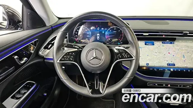 Mercedes-Benz E-Class 2024 — Фото 13/20