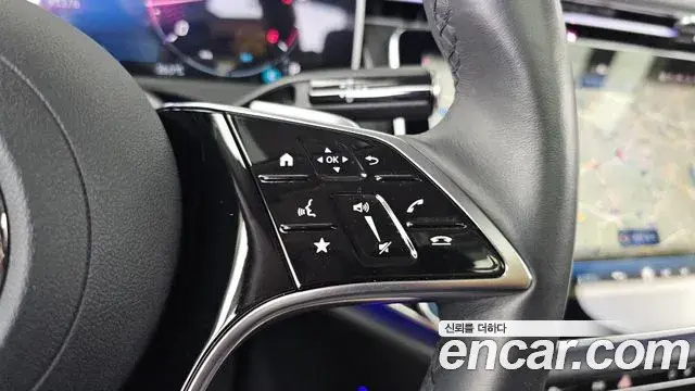 Mercedes-Benz E-Class 2024 — Photo 7/32