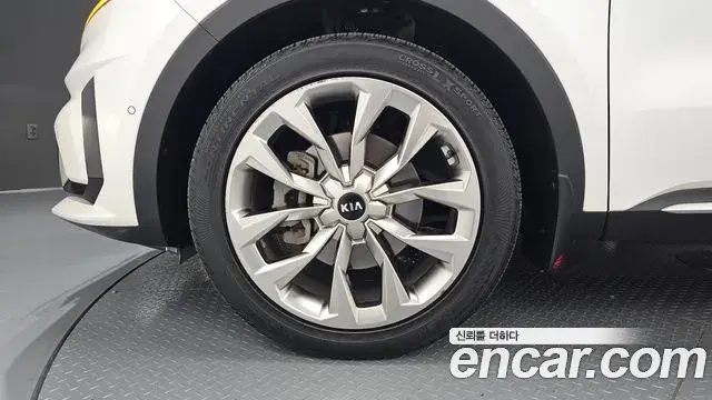 Kia Sorento 2020 — Фото 5/20