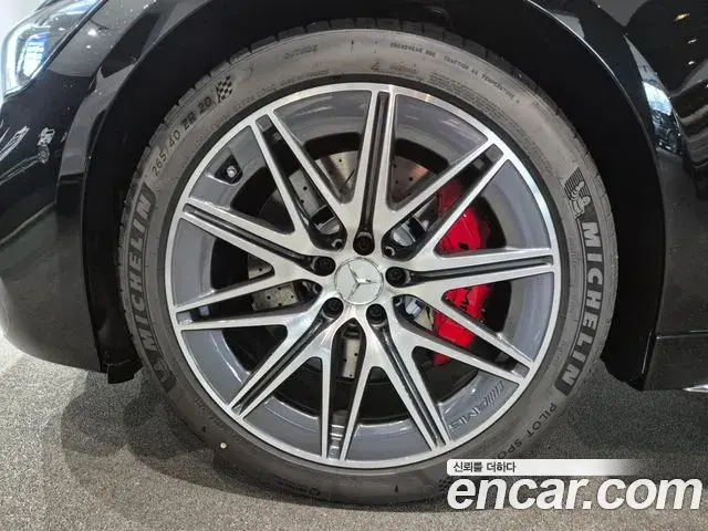 Mercedes-Benz AMG GT 2026 — Фото 4/20