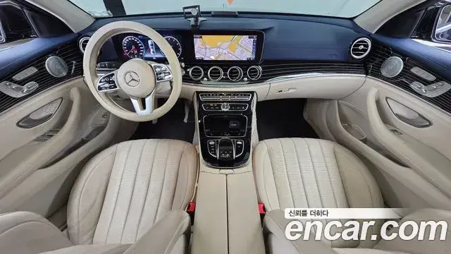 Mercedes-Benz E-Class 2019 — Photo 19/20