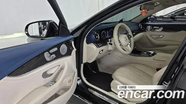 Mercedes-Benz E-Class 2019 — Photo 5/20