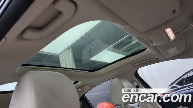Mercedes-Benz E-Class 2019 — Photo 17/20