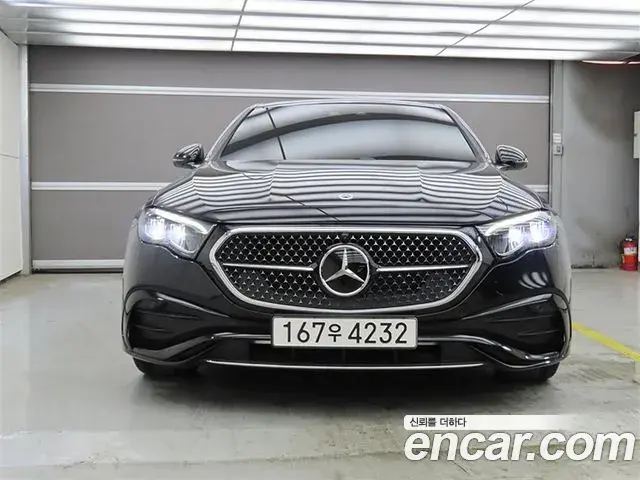Mercedes-Benz E-Class 2025 — Фото 1/20