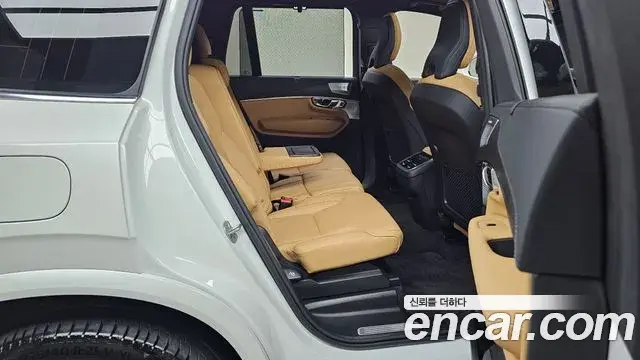 Volvo XC90 2023 — ფოტო 7/33