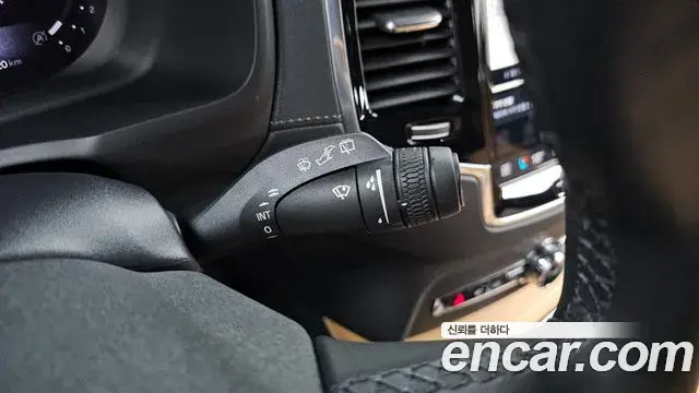 Volvo XC90 2023 — ფოტო 25/33