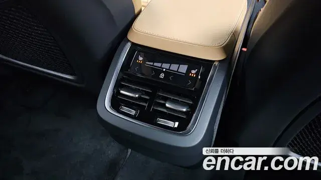 Volvo XC90 2023 — ფოტო 19/33