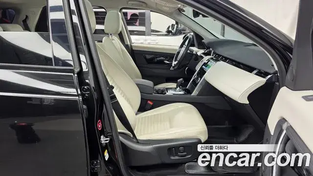 Land Rover Discovery Sport 2020 — Фото 11/20